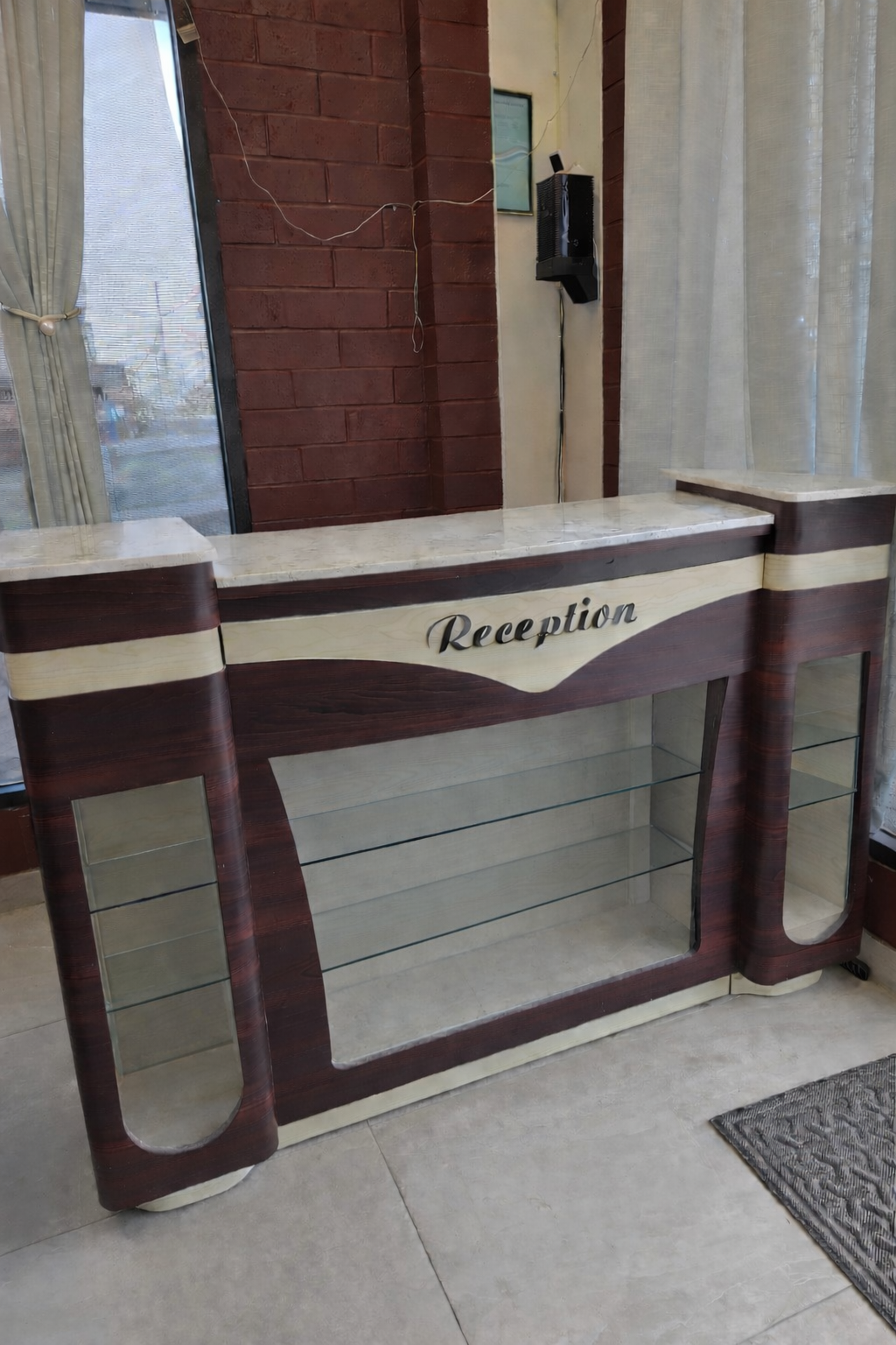 Bàn Reception 