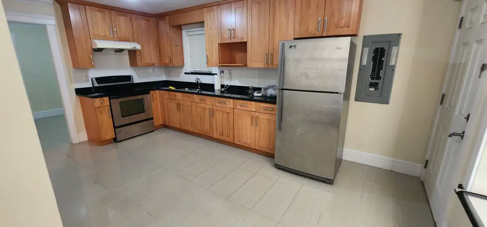 Cho thuê căn hộ tầng hầm 2 phòng ngủ tại Đông Vancouver