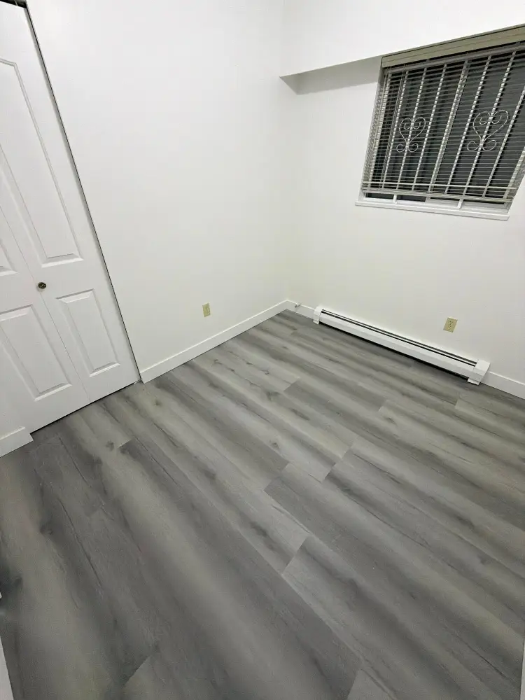 Cho thuê phòng trống ở main floor, ưu tiên nữ