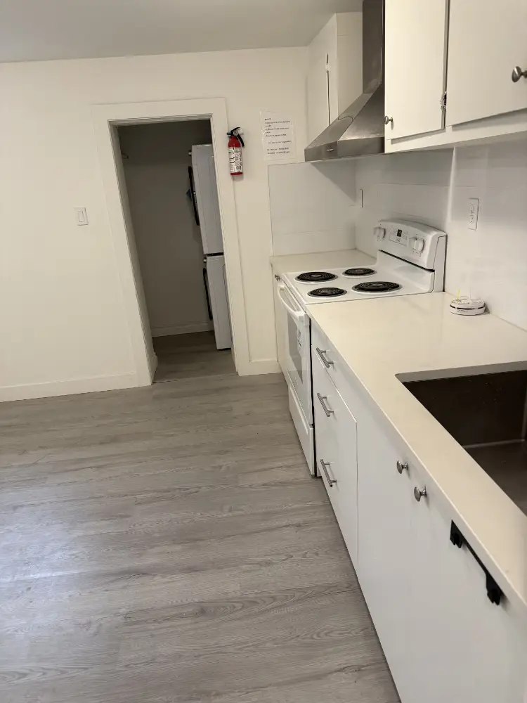 Cho thuê nhà mới 2 phòng ngủ tại East Vancouver