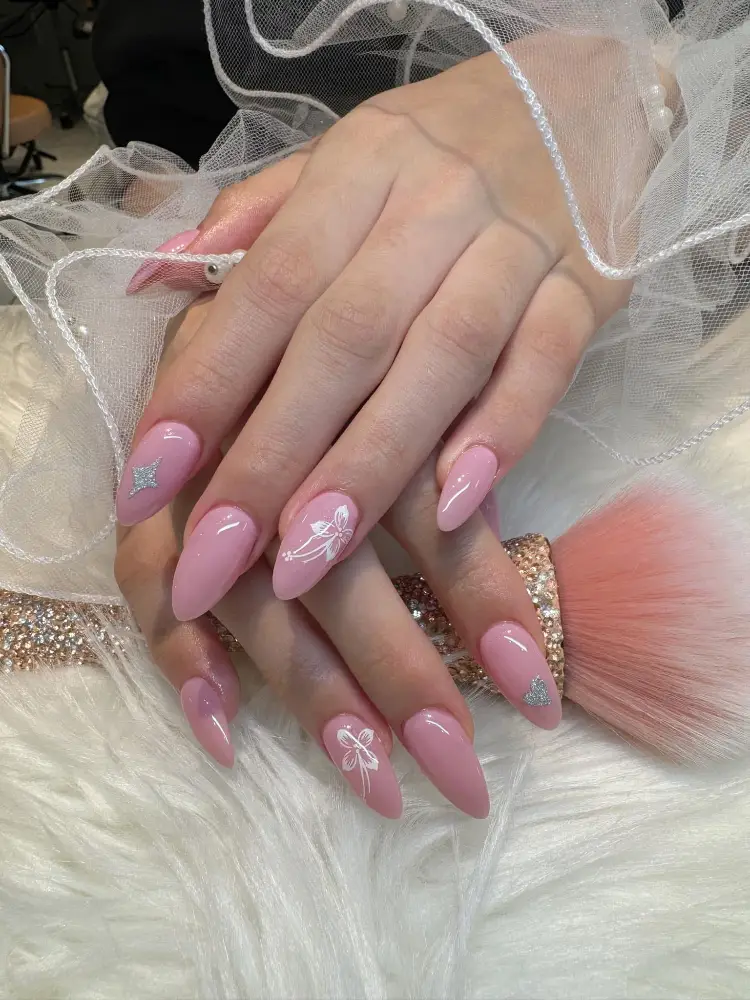 Cần thợ nail có kinh nghiệm tại West Vancouver