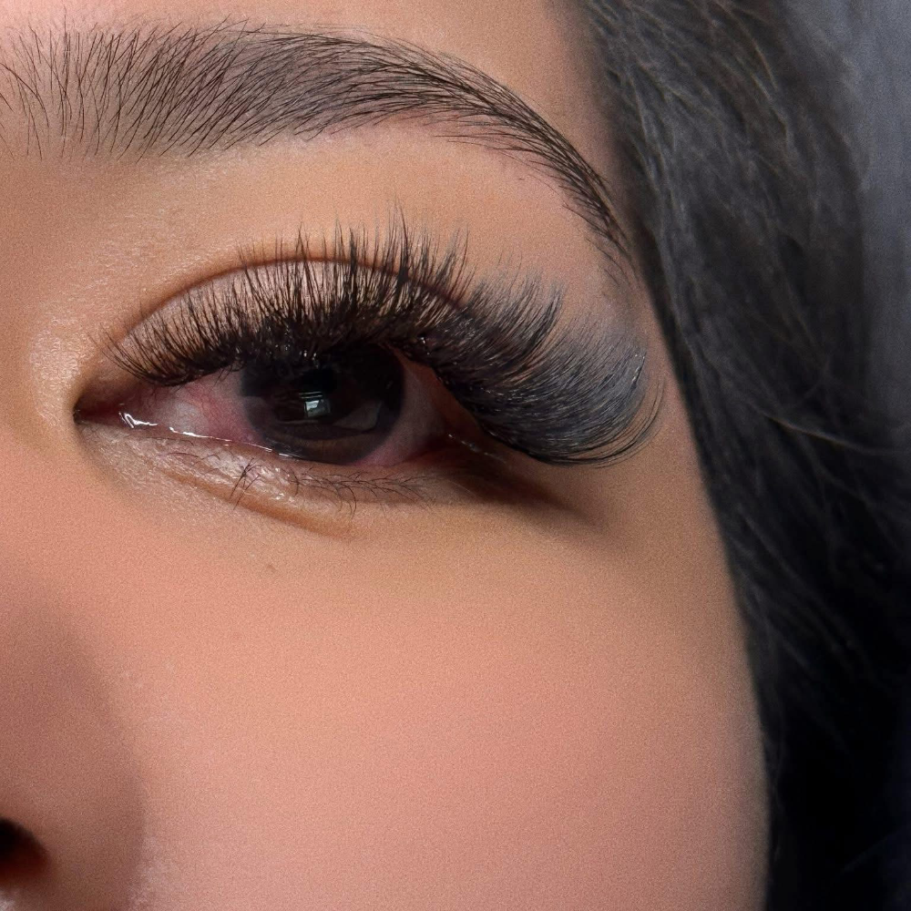 Nails & eyelashes 